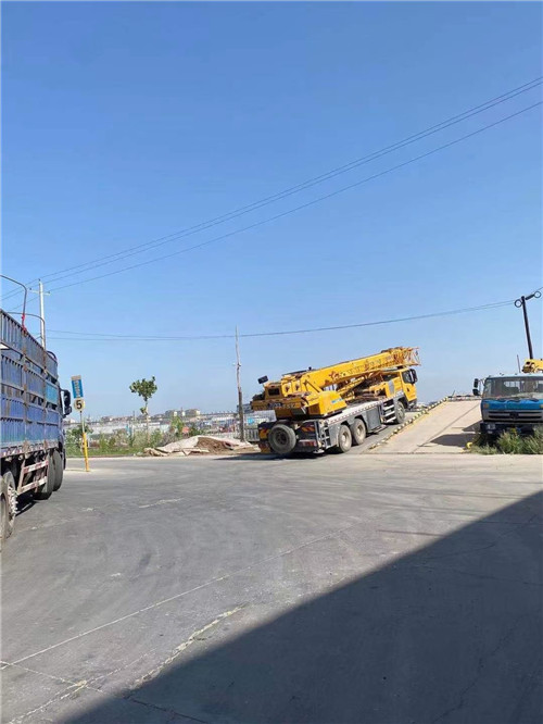 丹东市25吨吊车的租赁价格大概是多少？